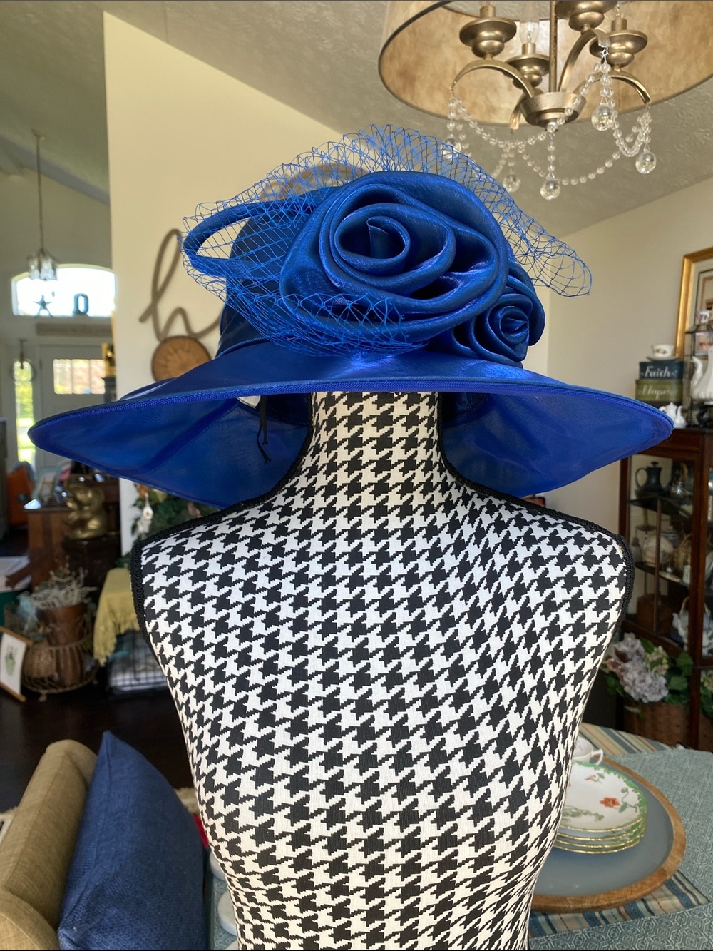 NEW WITHOUT TAGS==Royal Blue Organza Church/Wedding/Tea Party Floral Mesh Hat